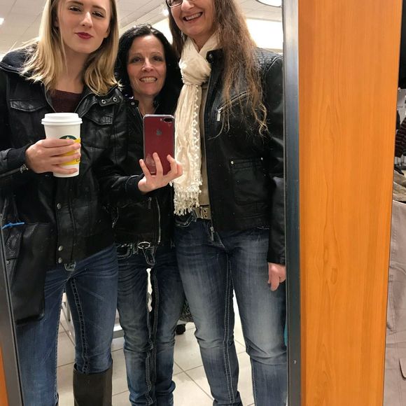 Meet your Posher, Jill - Picture 1 of 1